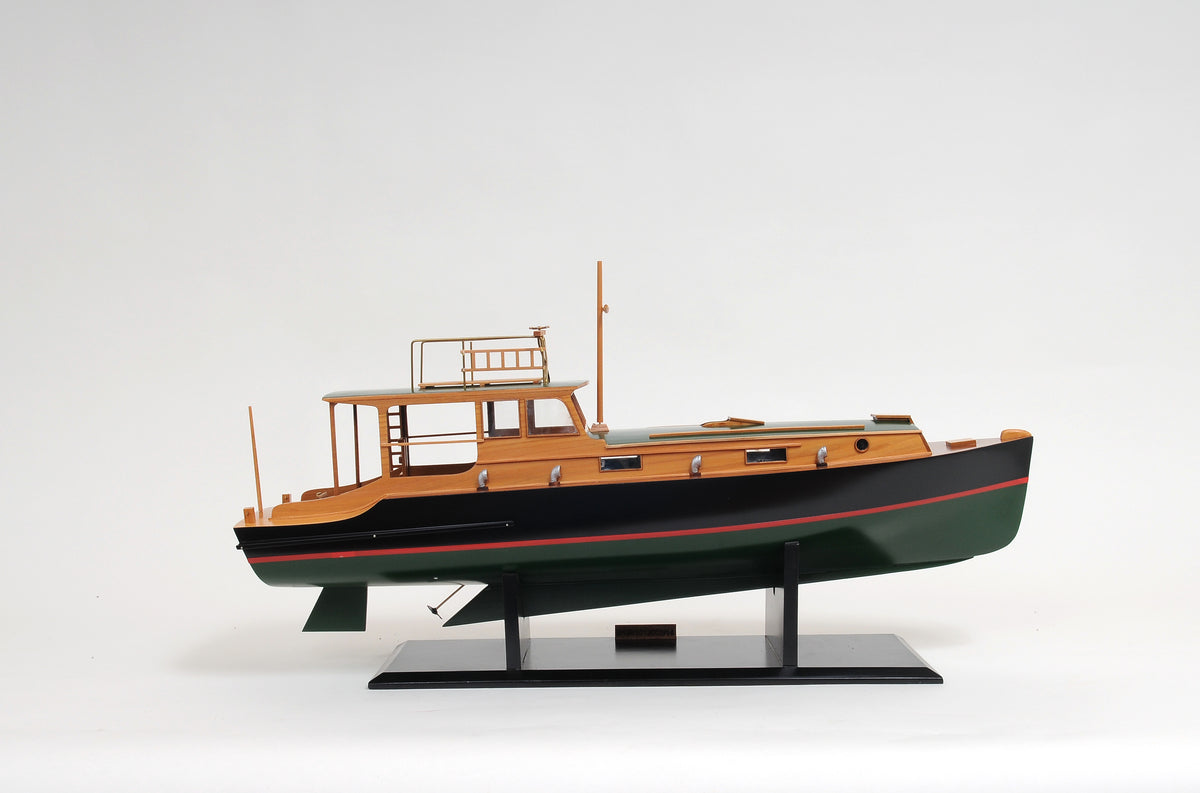 Hemingway™ Pilar Fishing Boat | Nautical Decor